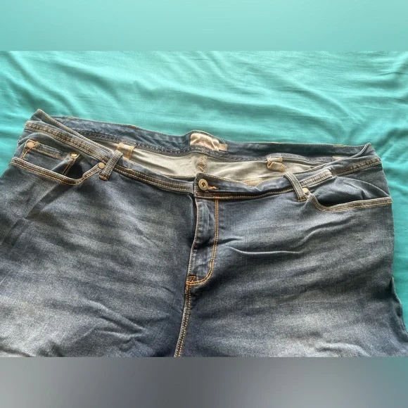 Torrid Size 28 Luxe Slim Boot Jean Mid Wash - Picture 7 of 12